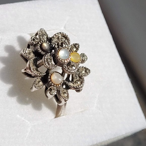 Vintage Sterling Silver Marcasite and Glass Beads Ring - Picture 1 of 8